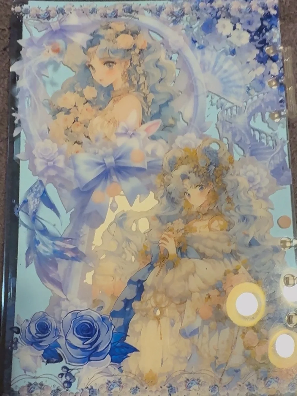 SAILOR MOON SHAKER BINDER comes with paper inside